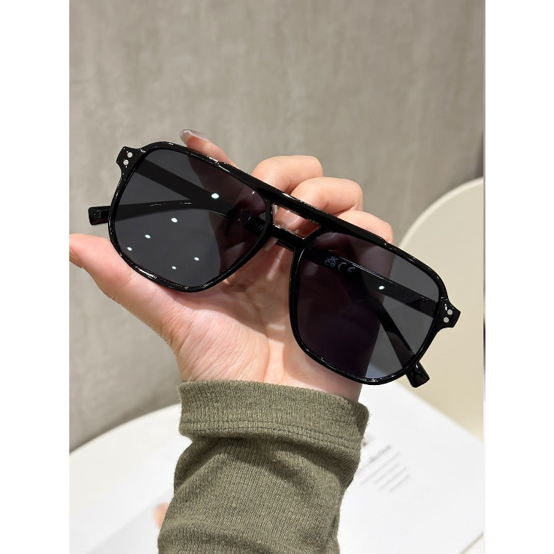 ✨🎁 Kjøp 1, få 1 gratis 🔥 Mest solgte produkt i 2026 🕶️ Retrobriller med flat topp