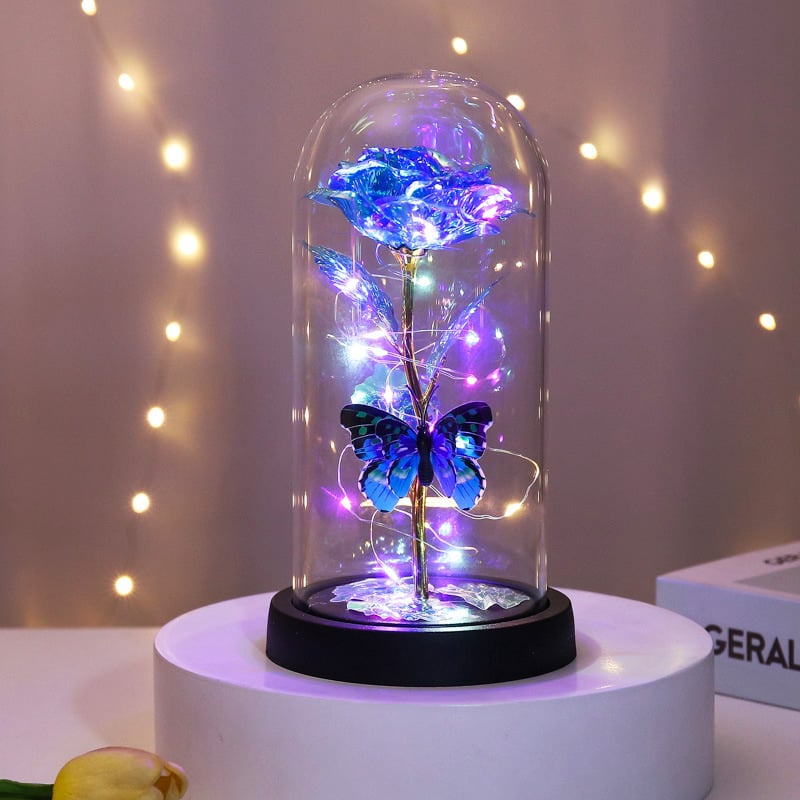 🔥Siste dag 49 % rabatt – 🌹Evig sommerfuglrose i glasskuppel med LED-belysning✨