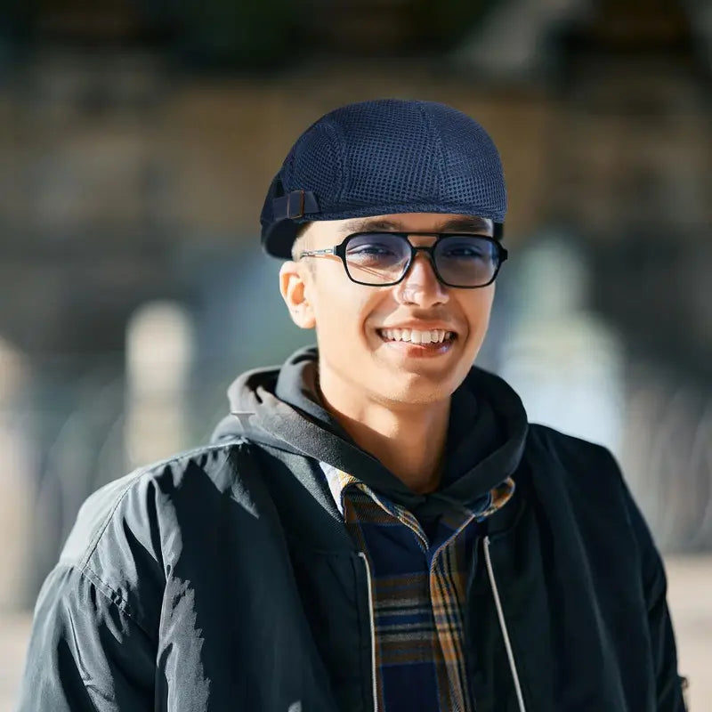 🧢Pustende nettinghatt for menn – Justerbar sommerhatt i avisbukse med eføy-motiv
