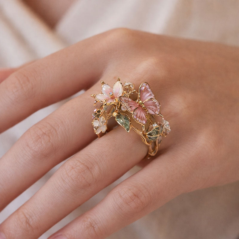 🌹🦋Åpen ring med sommerfugl og blomster – En nydelig og glitrende emaljering