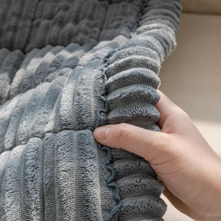 Plysj-kviltet sklisikret sofa-beskyttelsestrekk for kjæledyr