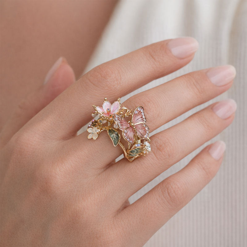 🌹🦋Åpen ring med sommerfugl og blomster – En nydelig og glitrende emaljering