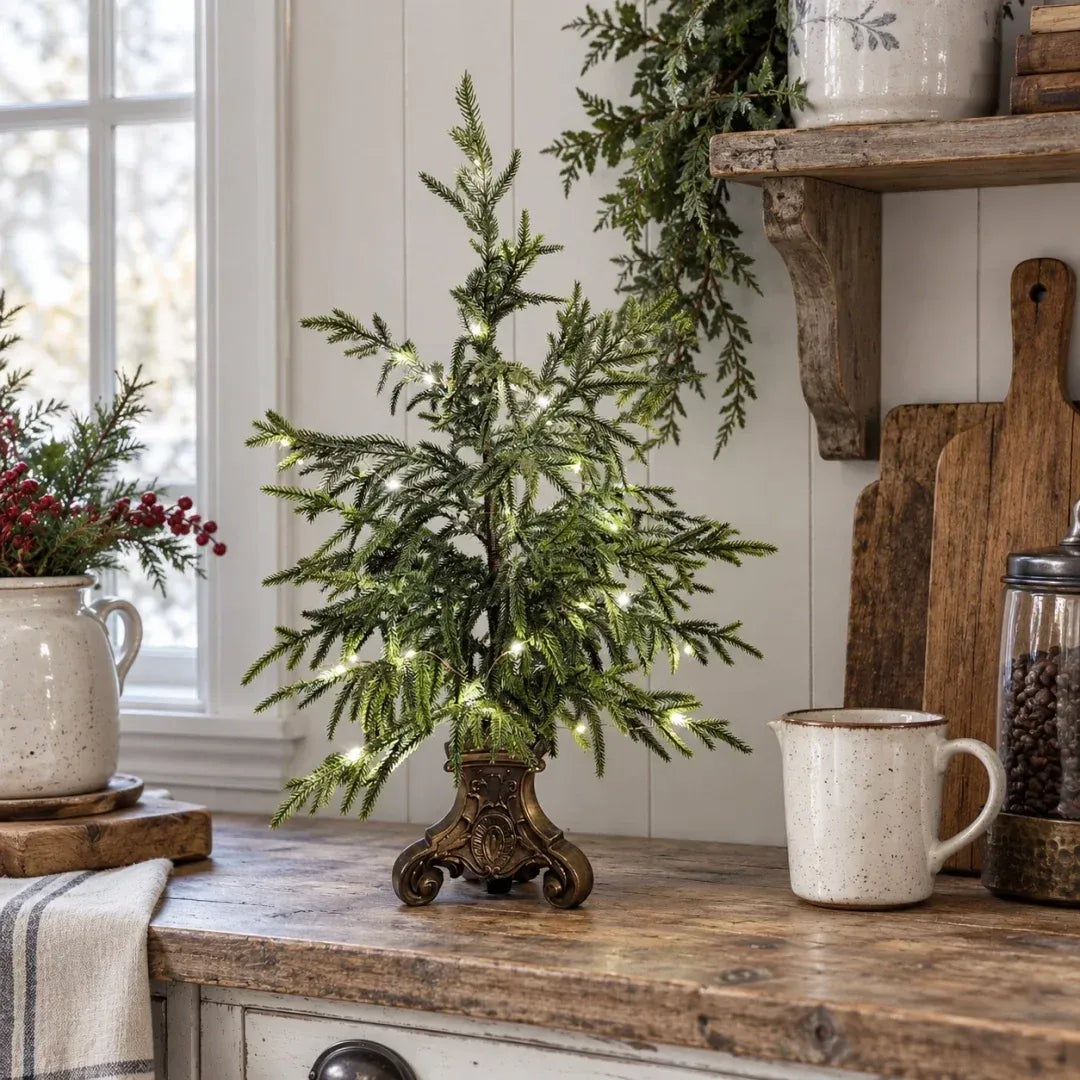 🌲✨Opplyste Norfolk-furu-trær i vintagestil