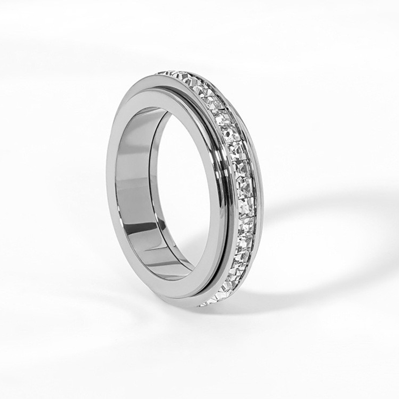 ⏳ Siste dag: 50 % på hele sortimentet!⏰💖Dreiende spinnerring i titanstål med zirkonia